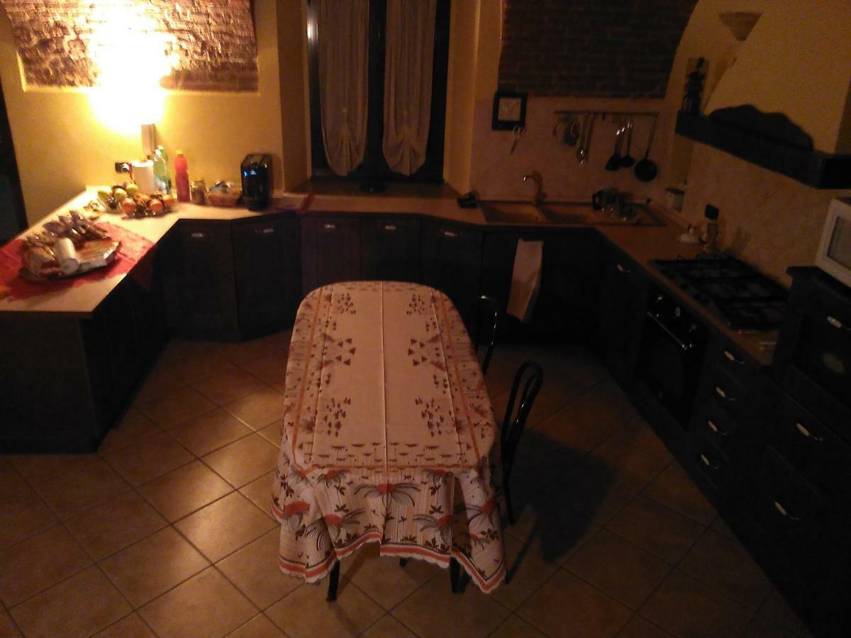 Hostal Casa Aromi ed Arte Asti Exterior foto