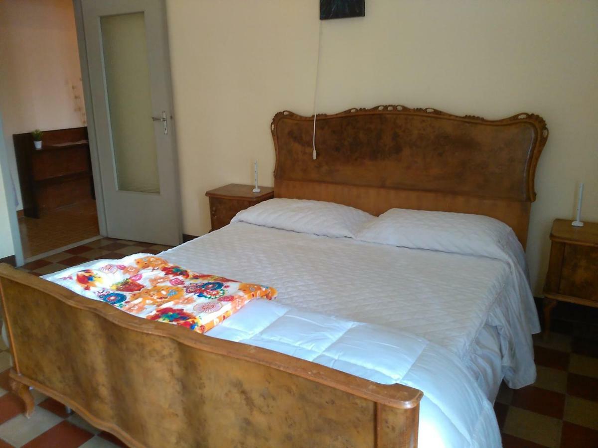 Hostal Casa Aromi ed Arte Asti Exterior foto