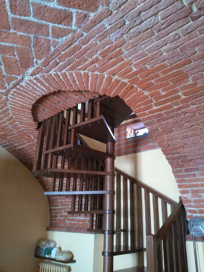 Hostal Casa Aromi ed Arte Asti Exterior foto