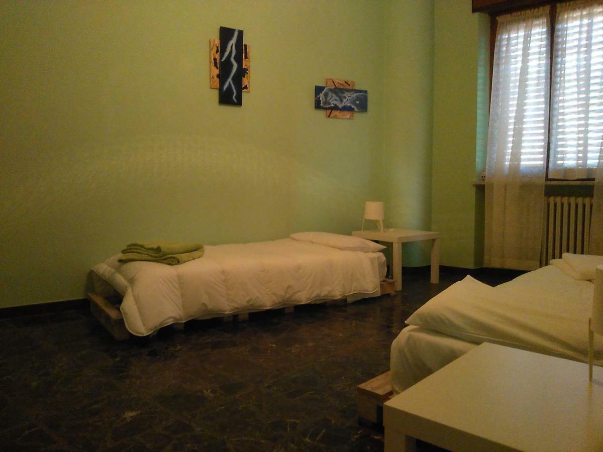 Hostal Casa Aromi ed Arte Asti Exterior foto