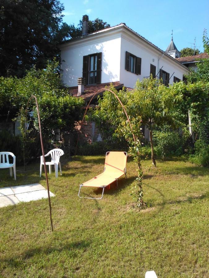 Hostal Casa Aromi ed Arte Asti Exterior foto
