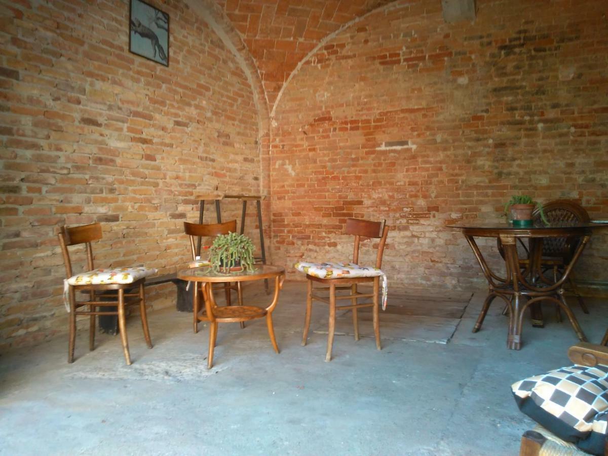 Hostal Casa Aromi ed Arte Asti Exterior foto